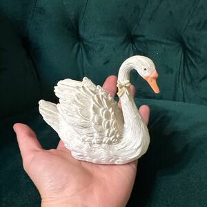 Vintage Resin Bridal Swan Figurine for Wedding Cake Topper